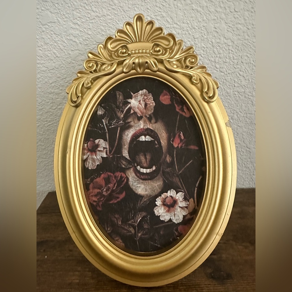 Gold Ornate Oval Picture Frame